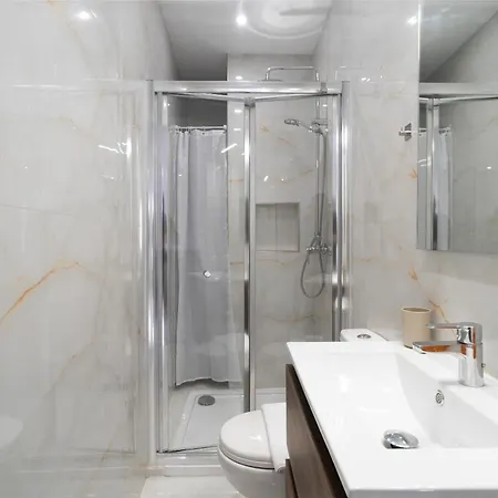 Seaside Comfort In St'pauls Bay Steps From The Sea By 360 Estates * סיינט פול ביי