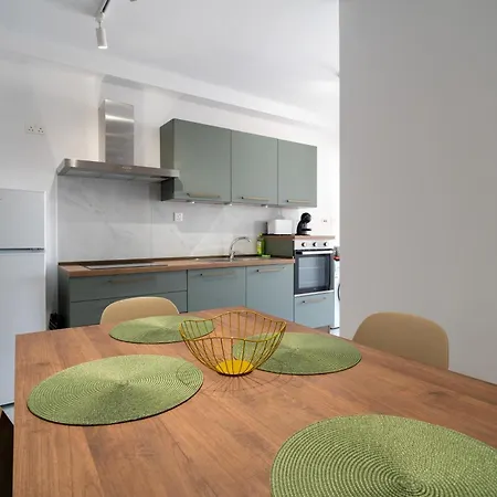 Seaside Comfort In St'pauls Bay Steps From The Sea By 360 Estates * סיינט פול ביי