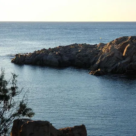 Seaside Comfort In St'pauls Bay Steps From The Sea By 360 Estates *