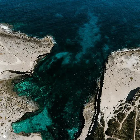 Seaside Comfort In St'pauls Bay Steps From The Sea By 360 Estates דירה