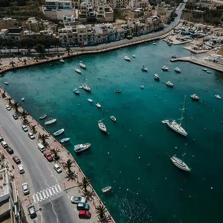 Seaside Comfort In St'pauls Bay Steps From The Sea By 360 Estates דירה