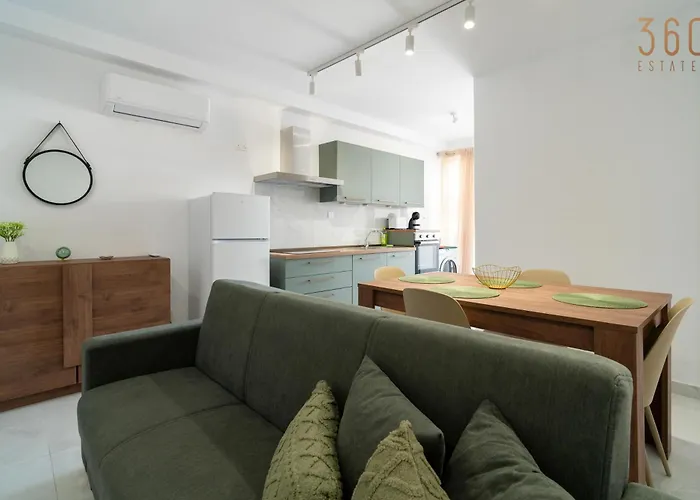 Seaside Comfort In St'pauls Bay Steps From The Sea By 360 Estates Apartamento