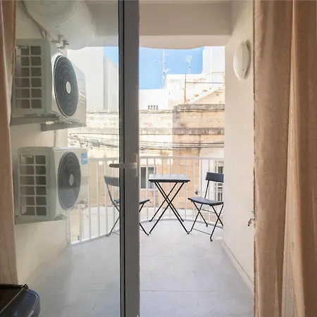 Seaside Comfort In St'pauls Bay Steps From The Sea By 360 Estates 아파트 세인트폴스베이