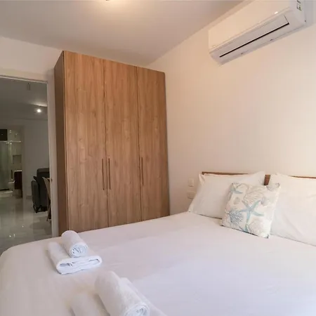 Seaside Comfort In St'pauls Bay Steps From The Sea By 360 Estates 아파트