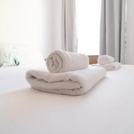 Seaside Comfort In St'pauls Bay Steps From The Sea By 360 Estates 아파트 *