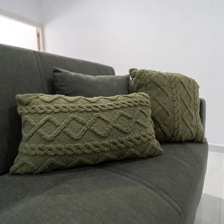 Seaside Comfort In St'pauls Bay Steps From The Sea By 360 Estates * St. Paul's Bay