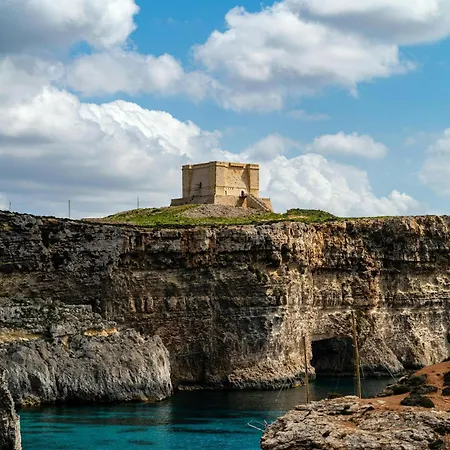 Seaside Comfort In St'pauls Bay Steps From The Sea By 360 Estates 아파트 세인트폴스베이