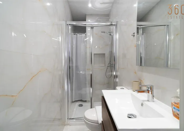 Seaside Comfort In St'pauls Bay Steps From The Sea By 360 Estates * St. Paul's Bay