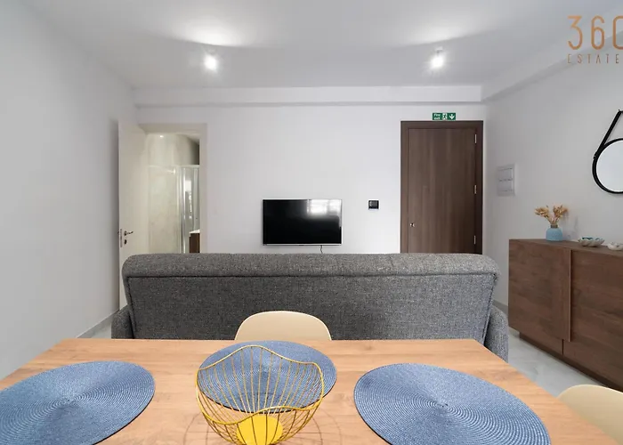 Appartamento Seaside Comfort In St'pauls Bay Steps From The Sea By 360 Estates