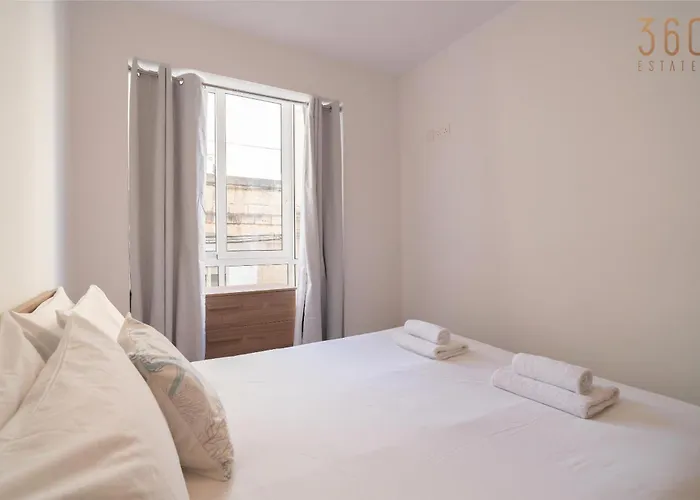 Seaside Comfort In St'pauls Bay Steps From The Sea By 360 Estates *