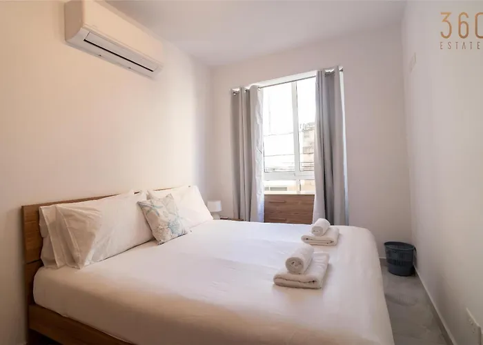 Seaside Comfort In St'pauls Bay Steps From The Sea By 360 Estates Appartamento St. Paul's Bay