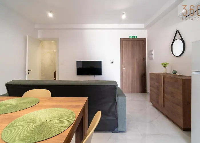 Seaside Comfort In St'pauls Bay Steps From The Sea By 360 Estates Appartamento St. Paul's Bay