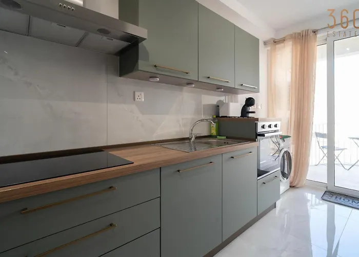 Appartamento Seaside Comfort In St'pauls Bay Steps From The Sea By 360 Estates