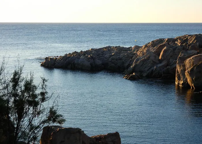 Seaside Comfort In St'pauls Bay Steps From The Sea By 360 Estates *