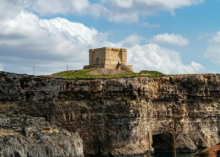 Seaside Comfort In St'pauls Bay Steps From The Sea By 360 Estates Appartamento St. Paul's Bay