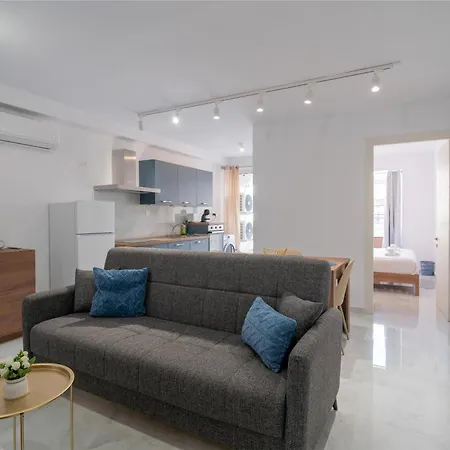 Seaside Comfort In St'pauls Bay Steps From The Sea By 360 Estates Сент-Полс-Бей