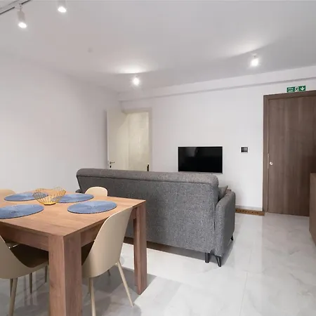 Апартаменты Seaside Comfort In St'pauls Bay Steps From The Sea By 360 Estates *