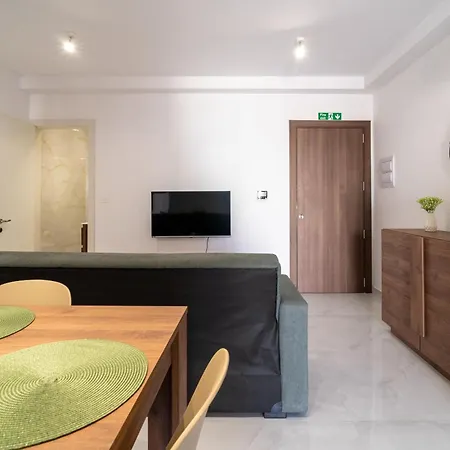 Seaside Comfort In St'pauls Bay Steps From The Sea By 360 Estates Апартаменты Сент-Полс-Бей