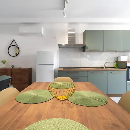 Апартаменты Seaside Comfort In St'pauls Bay Steps From The Sea By 360 Estates